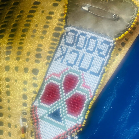 Vintage leather beaded good luck pin - Picture 2 of 2